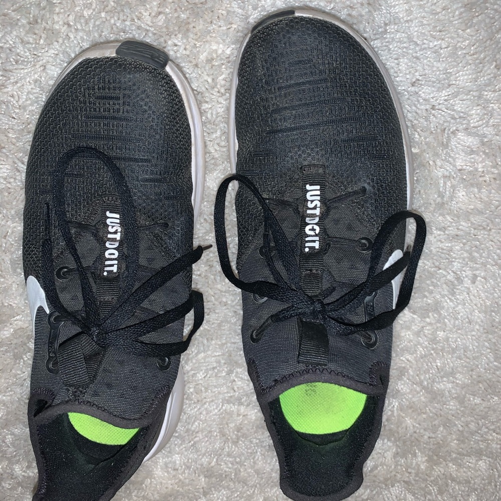 Nike black running shoes size 8